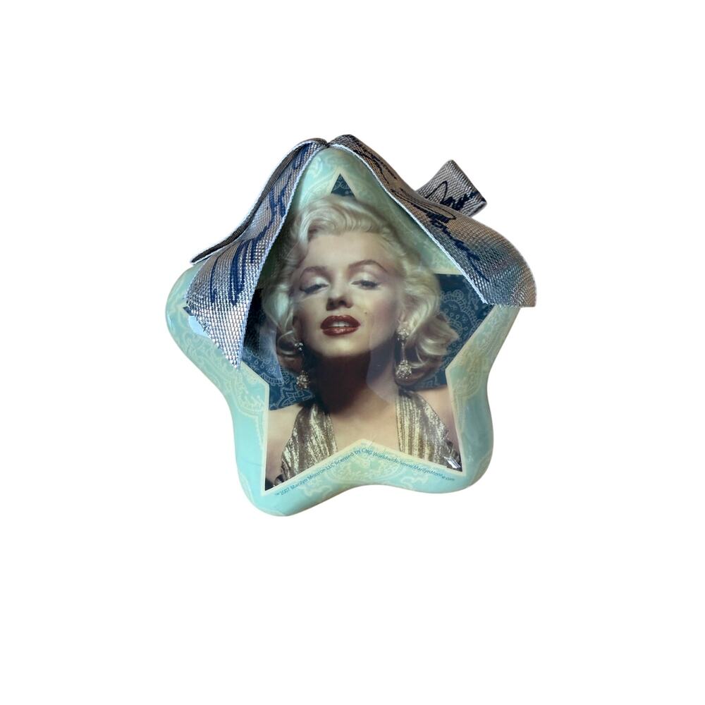 Marilyn Monroe star ornament